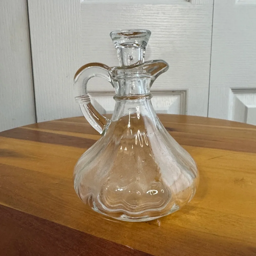 Antique Anchor‎ Hocking Presence Cruet with stopper